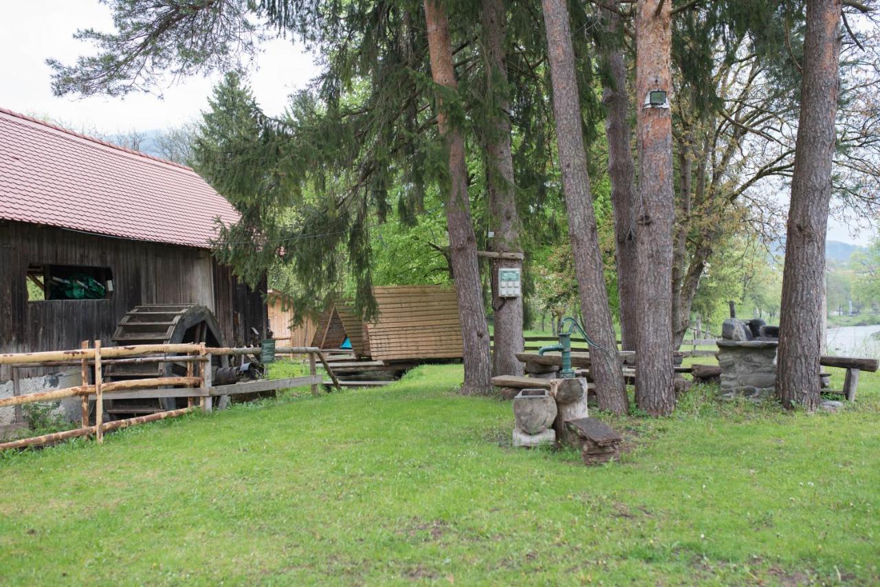 Kamp Na Otoku - Ljubno Ob Savinji酒店 外观 照片